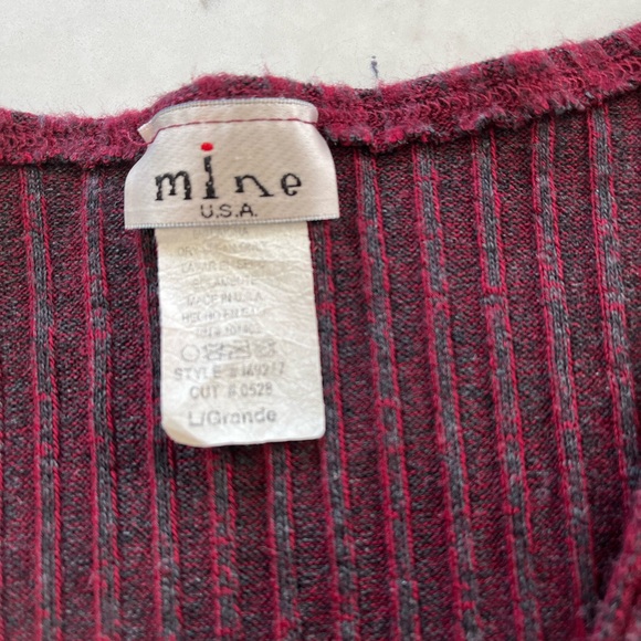 2 Tank Tops - Picture 3 of 4